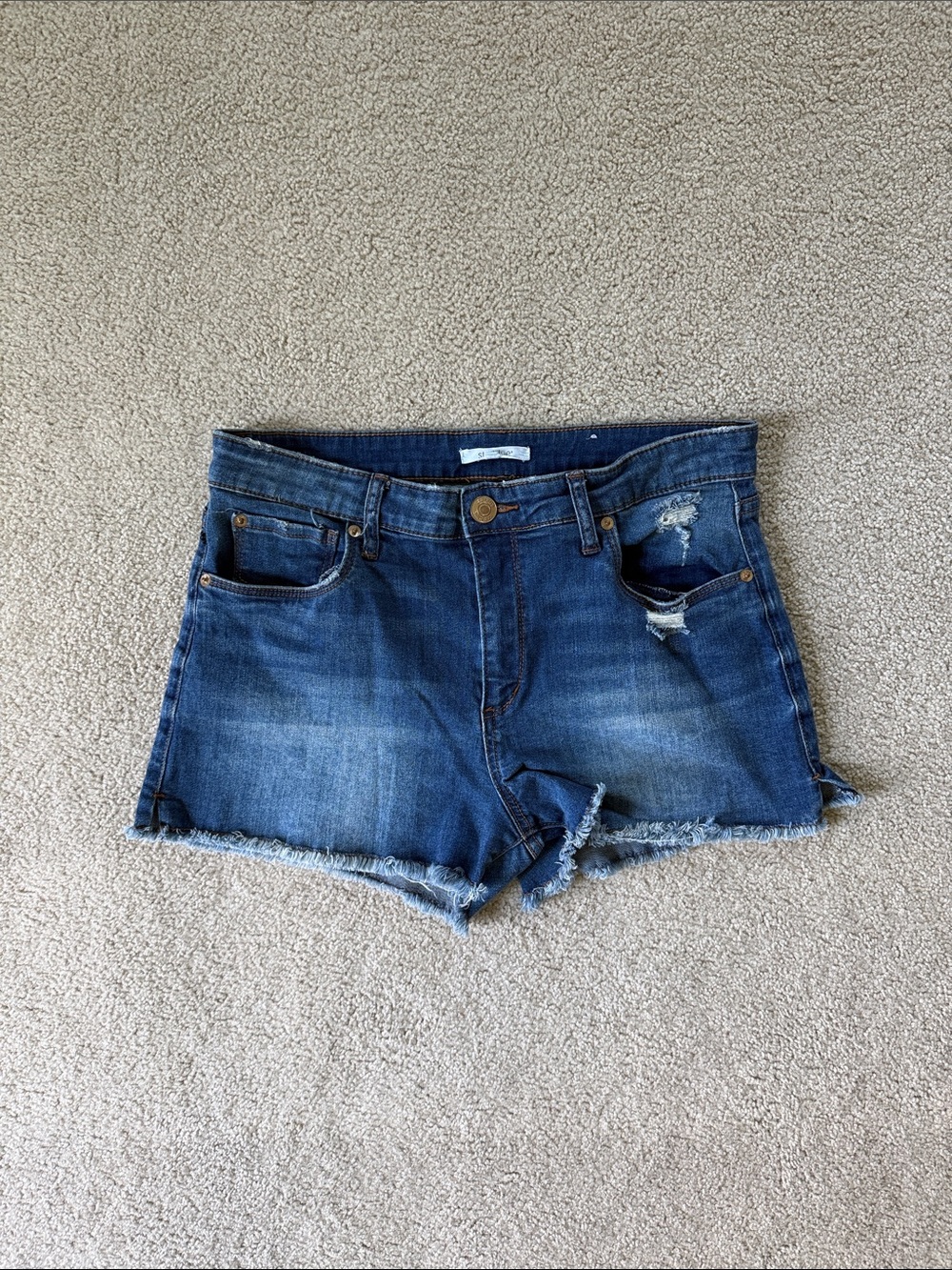 STS Blue Jean Shorts Womens Distressed Denim Size 30 2” Inseam